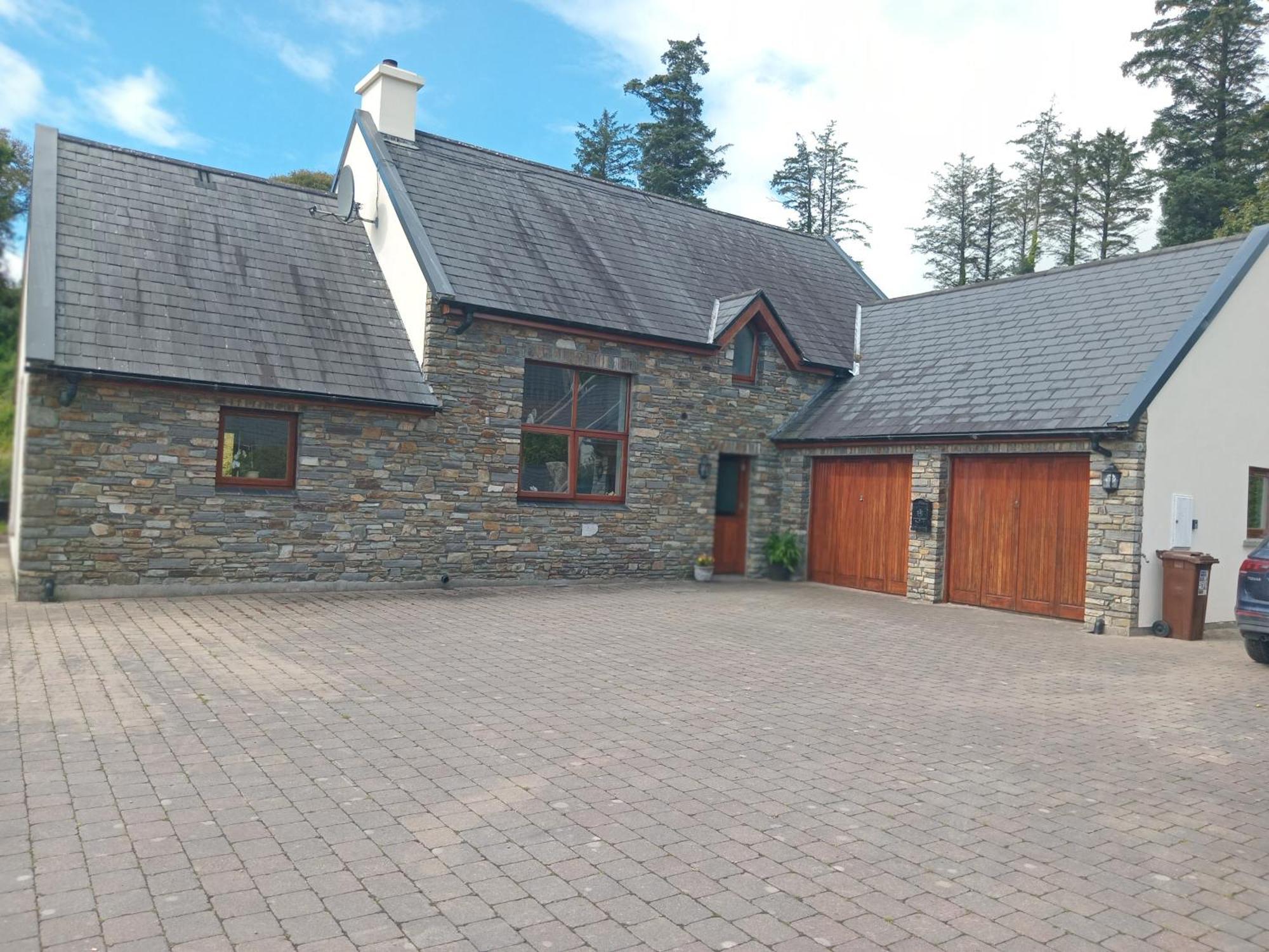 Coastal Village Retreat Castletownshend Exterior photo